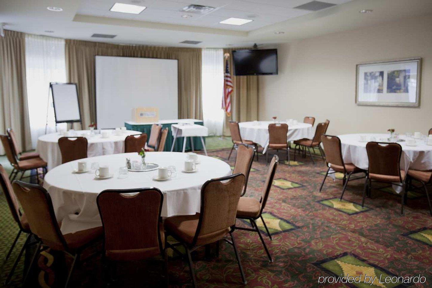 Hilton Garden Inn Rochester Downtown Екстериор снимка