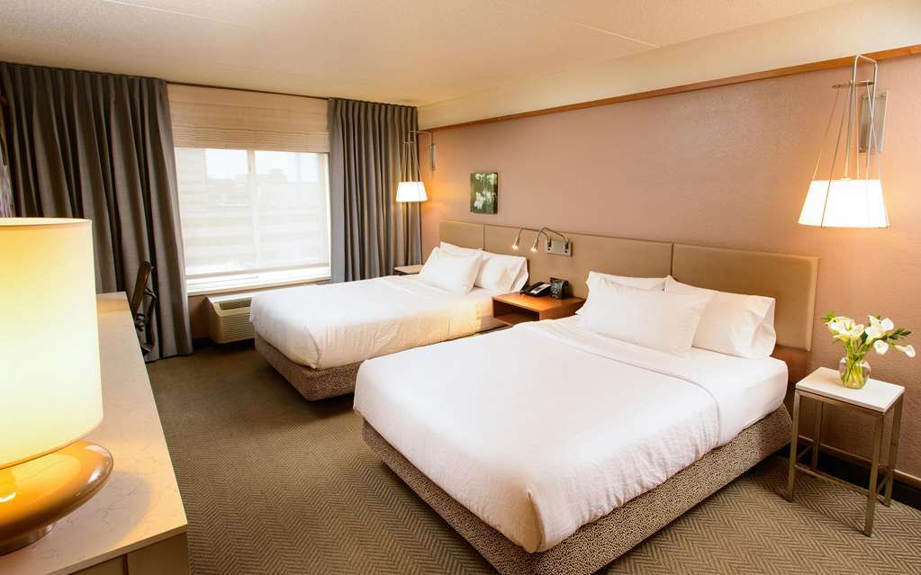 Hilton Garden Inn Rochester Downtown Стая снимка